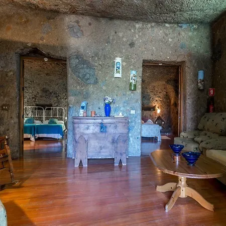 Casa Cueva Margaritas Artenara